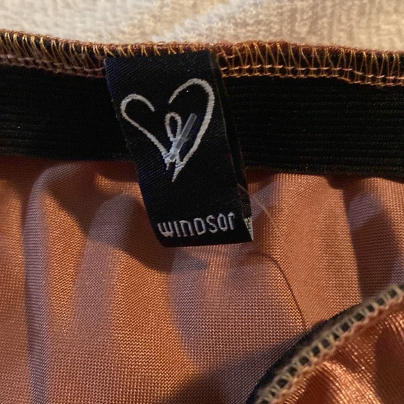 NWT Women’s windsor skirt - Picture 3 of 4